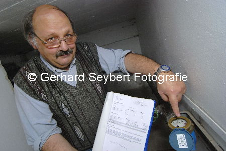 Gerhard Decker und rger mit Gelsenwasserabrechnung