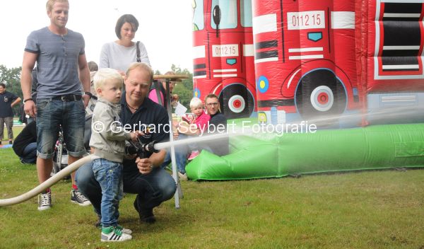 Sevelen Feuerwehrfest mit groer Kinder-Feuerwehrolympiade