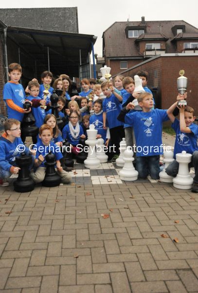 Jugendgruppe von Viktoria Alpen Schach